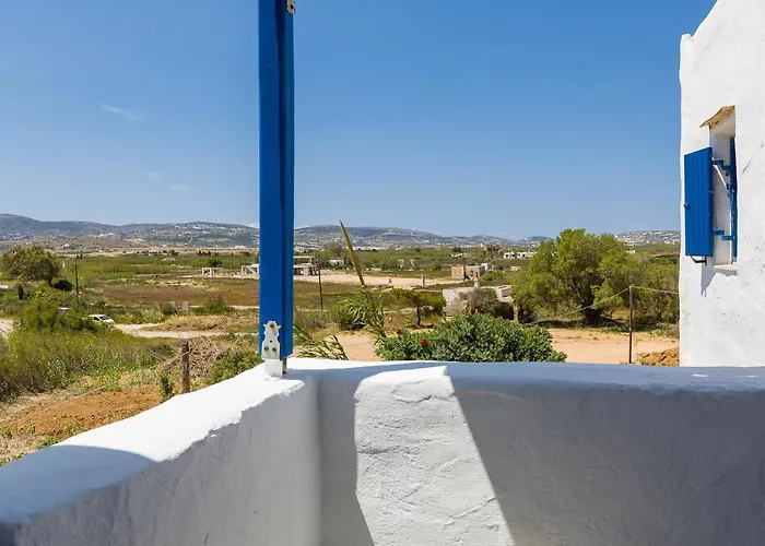 White Earth Paros Molos (Paros)