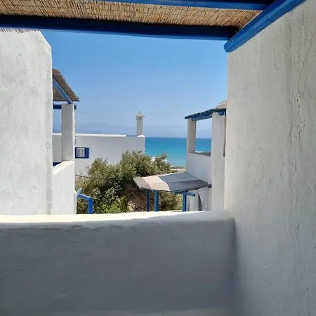 White Earth Paros * Molos (Paros)