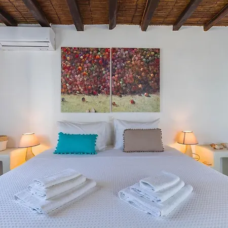 White Earth Paros * Molos (Paros)