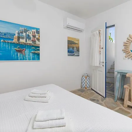 White Earth Paros * Molos (Paros)