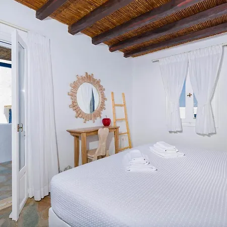 Apartment White Earth Paros Molos (Paros)