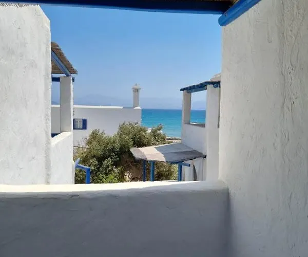 White Earth Paros * Molos (Paros)