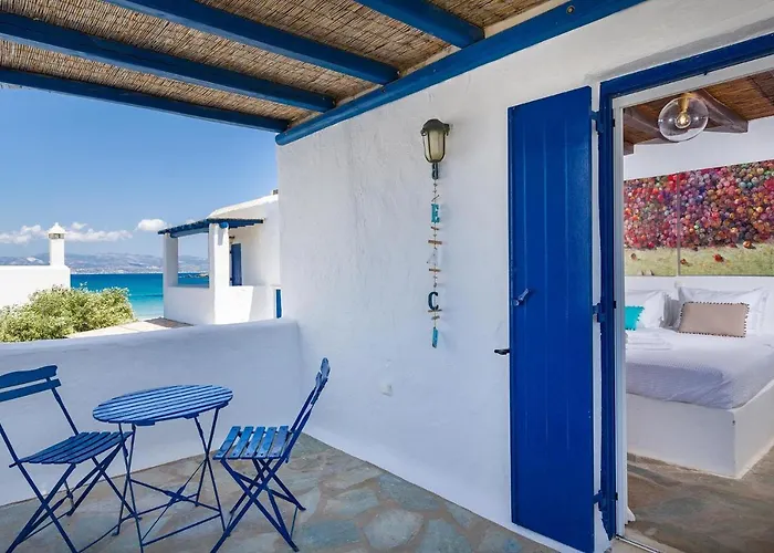 White Earth Paros * Molos (Paros)